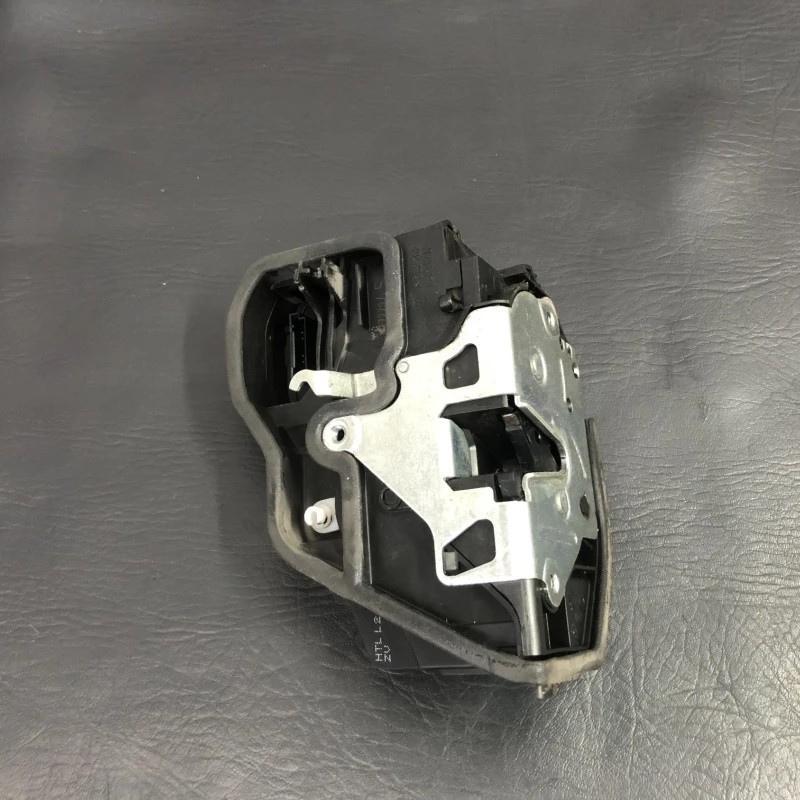 Iala broasca usa stanga spate BMW Seria 3 F31 2015