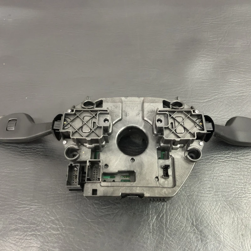 Spira volan cu manete / BMW Seria 3 F31 2015 / Audio si electronice
