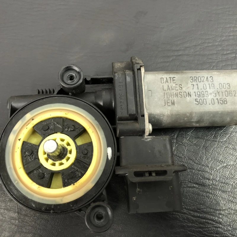 Motoras geam dreapta fata BMW 