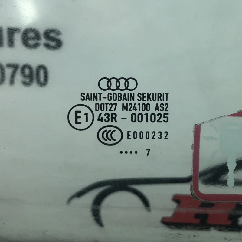Geam dreapta fata / Audi A3 8P 2008 / Caroserie, oglinzi si faruri