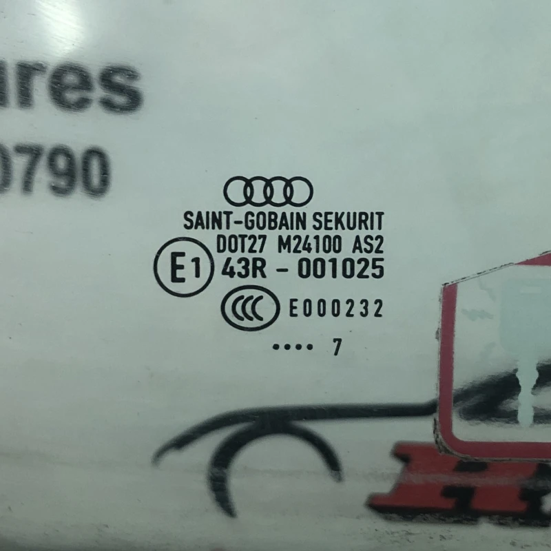 Geam dreapta fata / Audi A3 8P 2008 / Caroserie, oglinzi si faruri