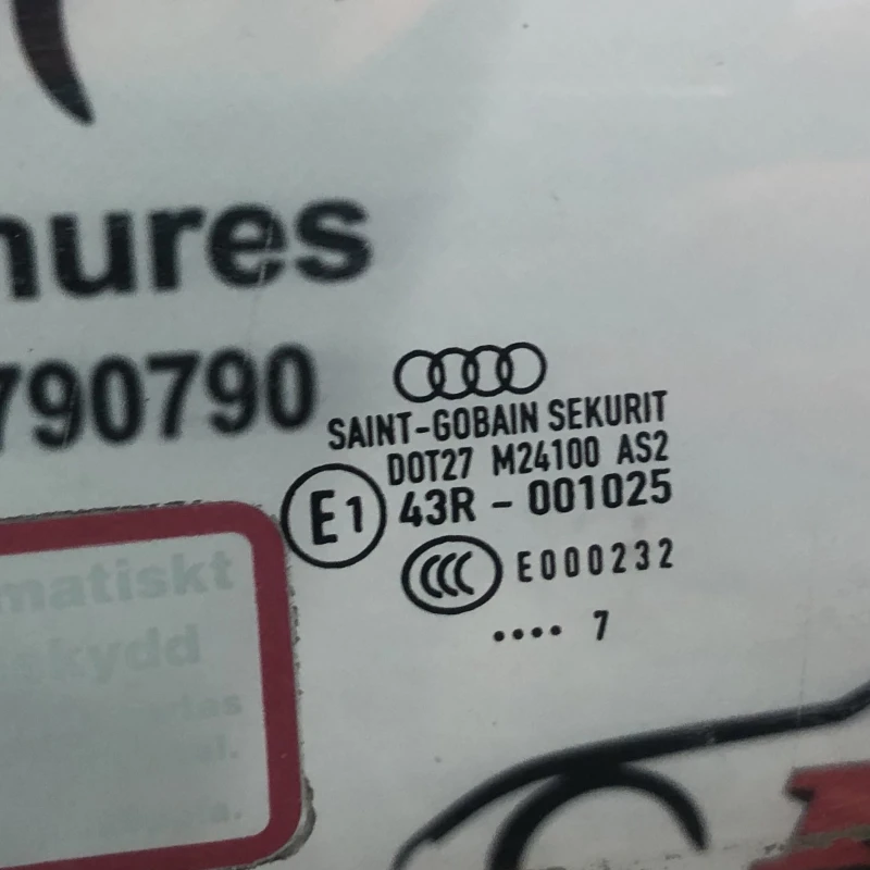 Geam stanga fata / Audi A3 8P 2008 / Caroserie, oglinzi si faruri