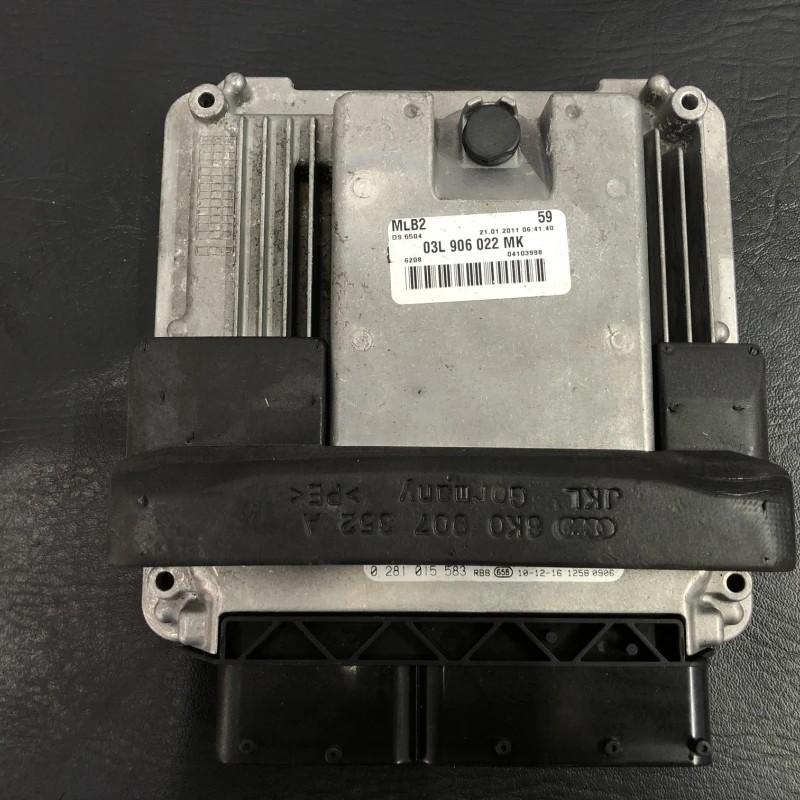 Calculator motor ecu / Audi A4 B8 2011 / Audio si electronice