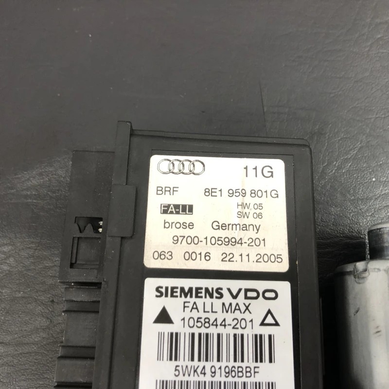 Motoras geam stanga fata / Audi A4 B7 2006 / Audio si electronice