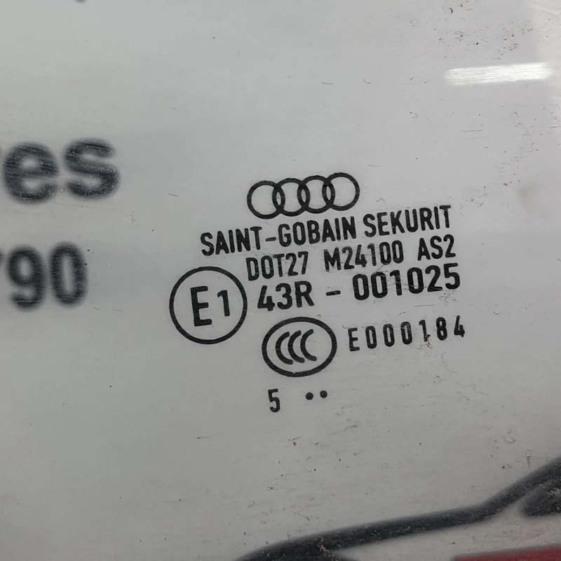 Geam stanga fata / Audi A4 B7 2006 / Caroserie, oglinzi si faruri