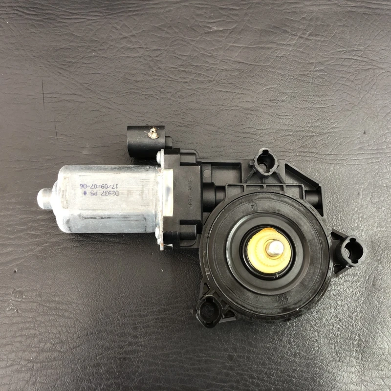 Motoras geam dreapta fata Alfa Romeo 