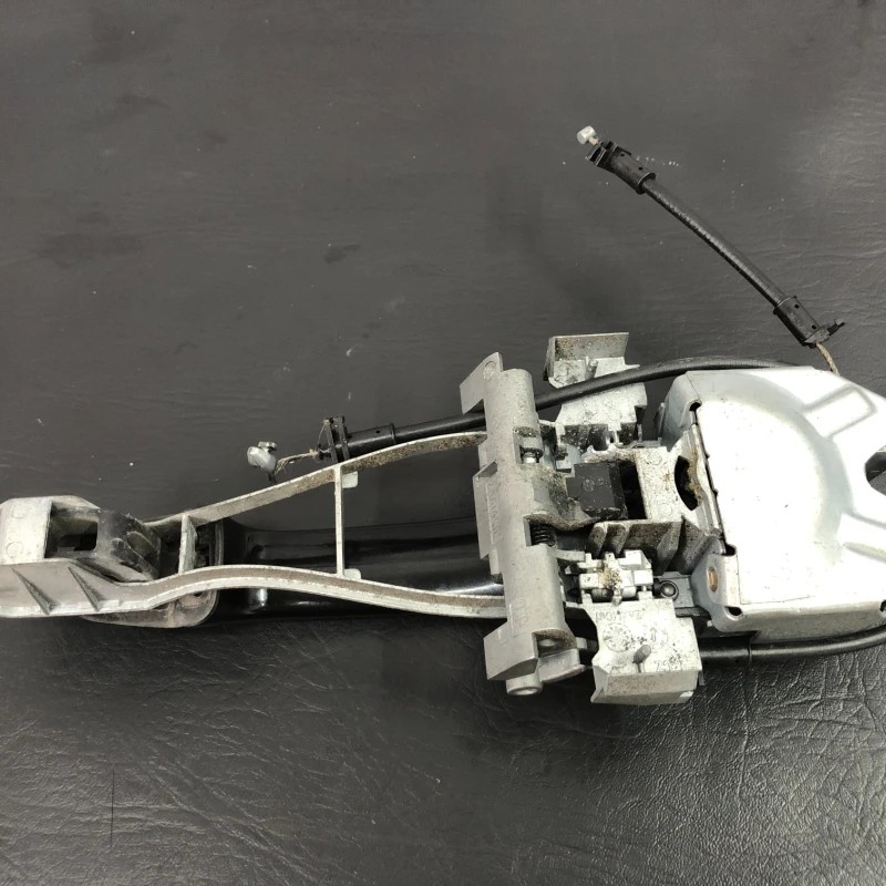 Maner usa stanga fata / Volvo V70 V70 2010 / Caroserie, oglinzi si faruri