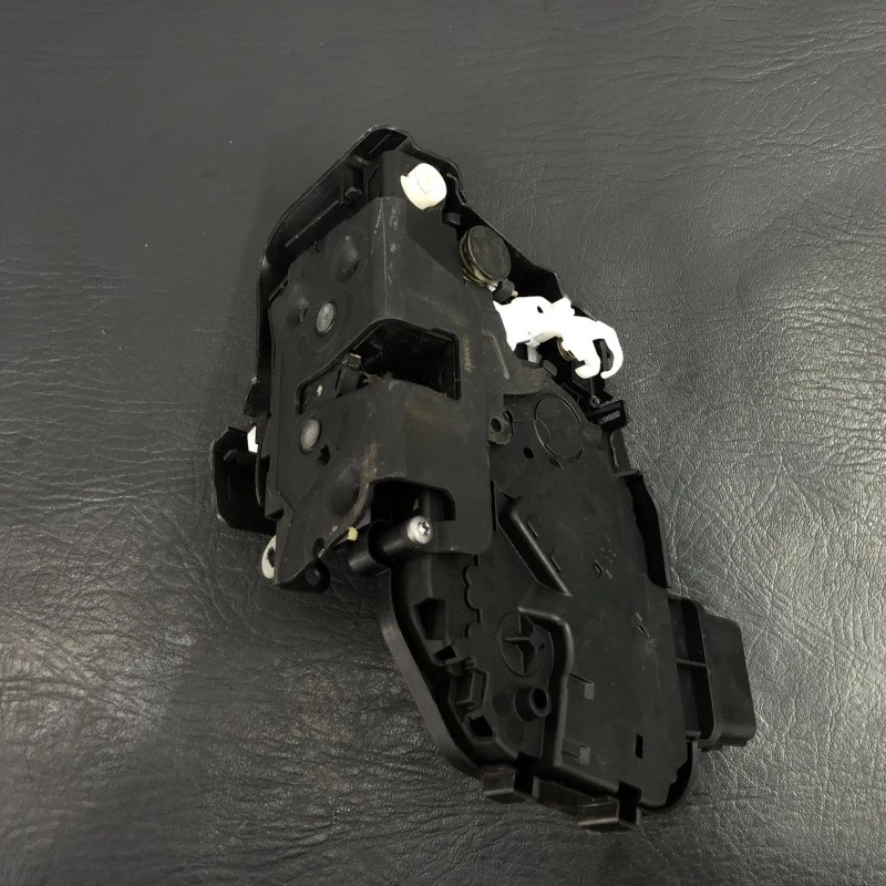 Iala broasca usa stanga spate / Volvo V70 V70 2010 / Caroserie, oglinzi si faruri