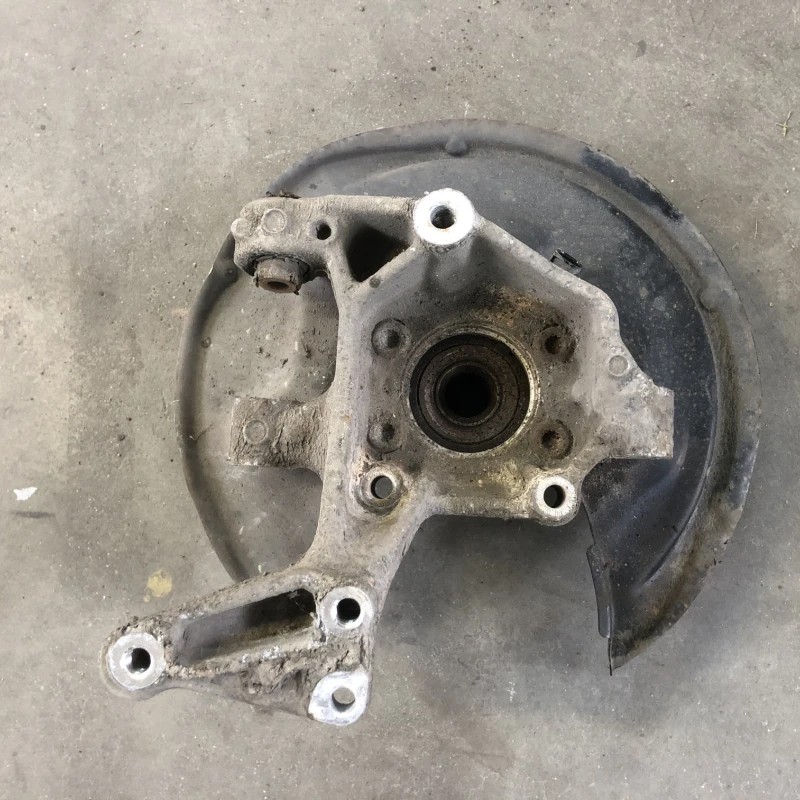 Fuzeta stanga spate / Volkswagen Tiguan 5N 2010 / Directie si suspensie