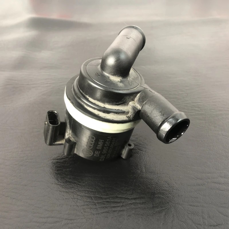 Pompa auxiliara recirculare apa Audi A4 B8 2009