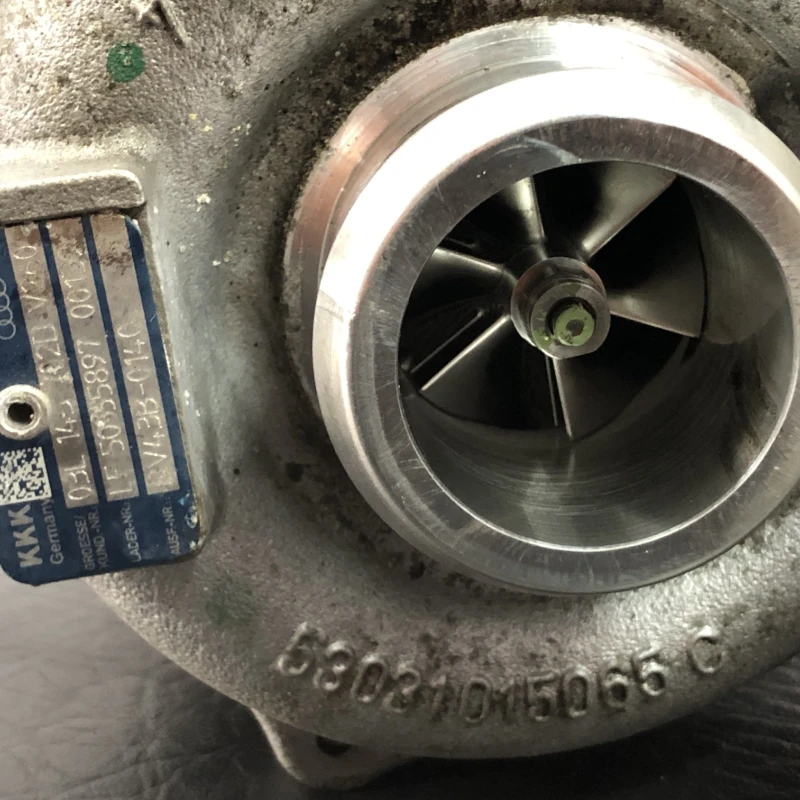Turbosuflanta turbo turbina / Audi A4 B8 2009 / Motor, racire si evacuare