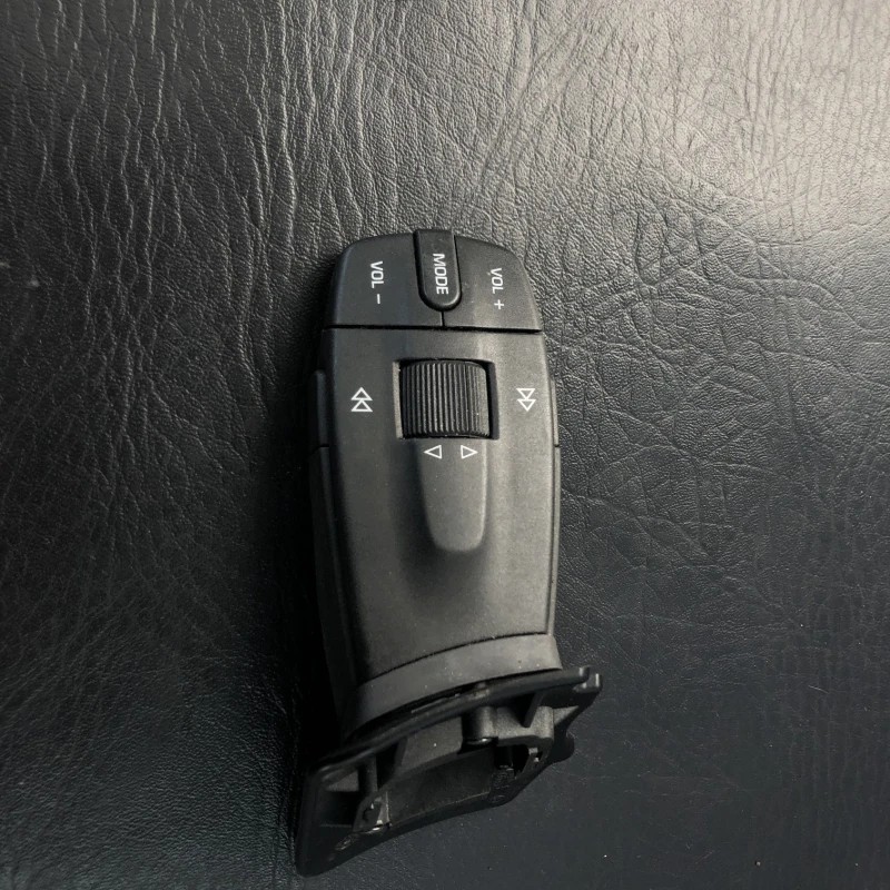 Comenzi radio / Seat Ibiza 6J 2011 / Audio si electronice