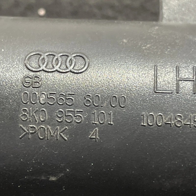 Spalator far stanga / Audi A4 B8 2010 / Caroserie, oglinzi si faruri