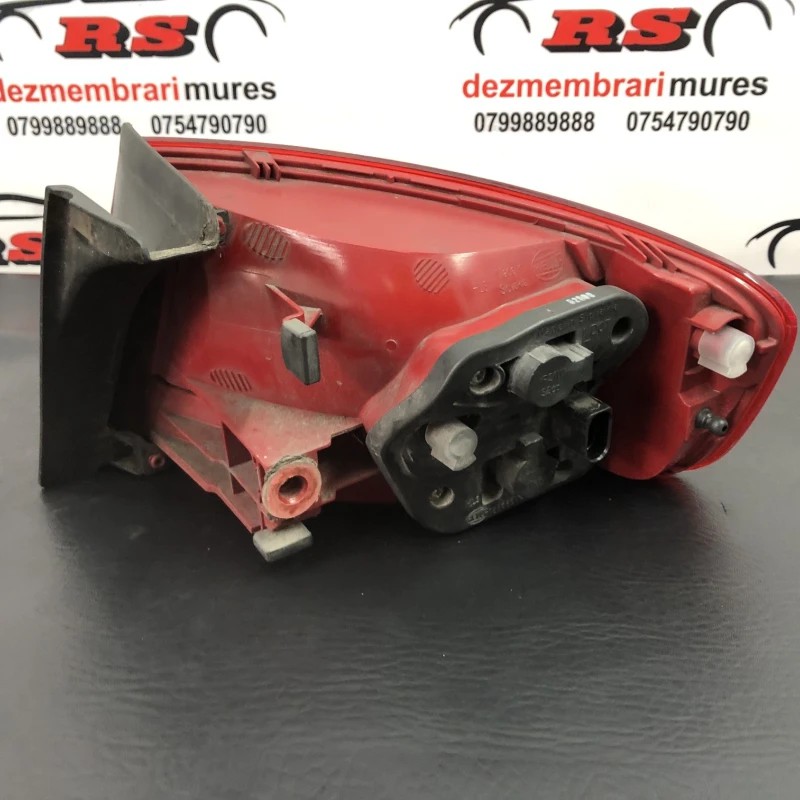 Stop stanga caroserie / Audi A4 B8 2010 / Caroserie, oglinzi si faruri