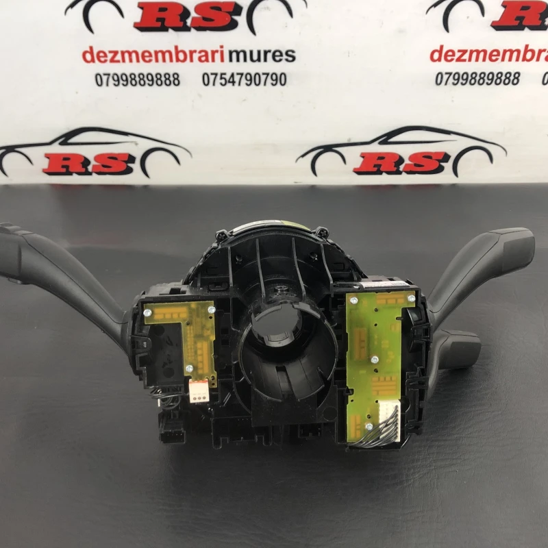 Spira volan cu manete / Audi A4 B8 2009 / Audio si electronice