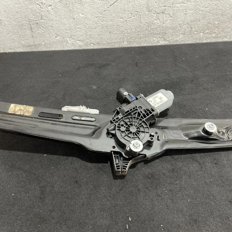Motoras geam dreapta spate BMW X3 F25 2011