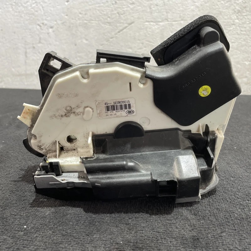 Iala broasca usa stanga spate Volkswagen Passat B8 2015