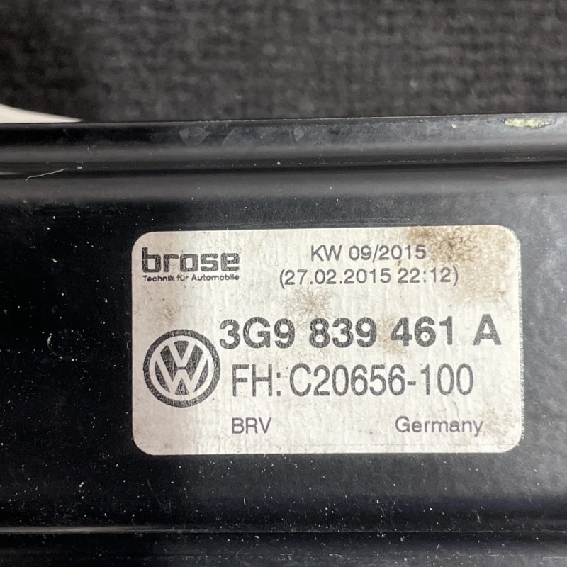 Macara geam stanga spate / Volkswagen Passat B8 2015 / Caroserie, oglinzi si faruri