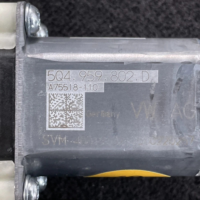 Motoras geam stanga spate / Volkswagen Passat B8 2016 / Audio si electronice