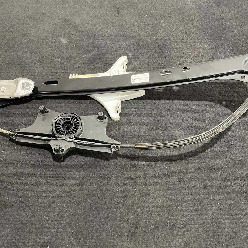 Macara geam dreapta spate Volkswagen Passat B8 2015