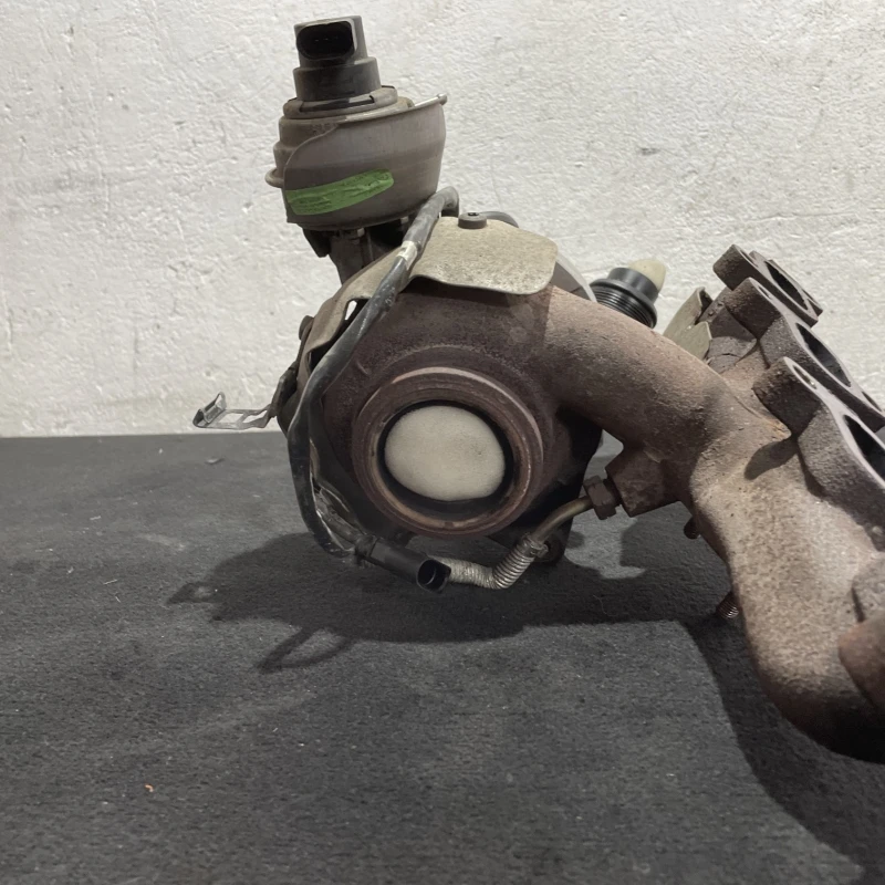 Turbosuflanta turbo turbina / Volkswagen Caddy 2K 2013 / Motor, racire si evacuare