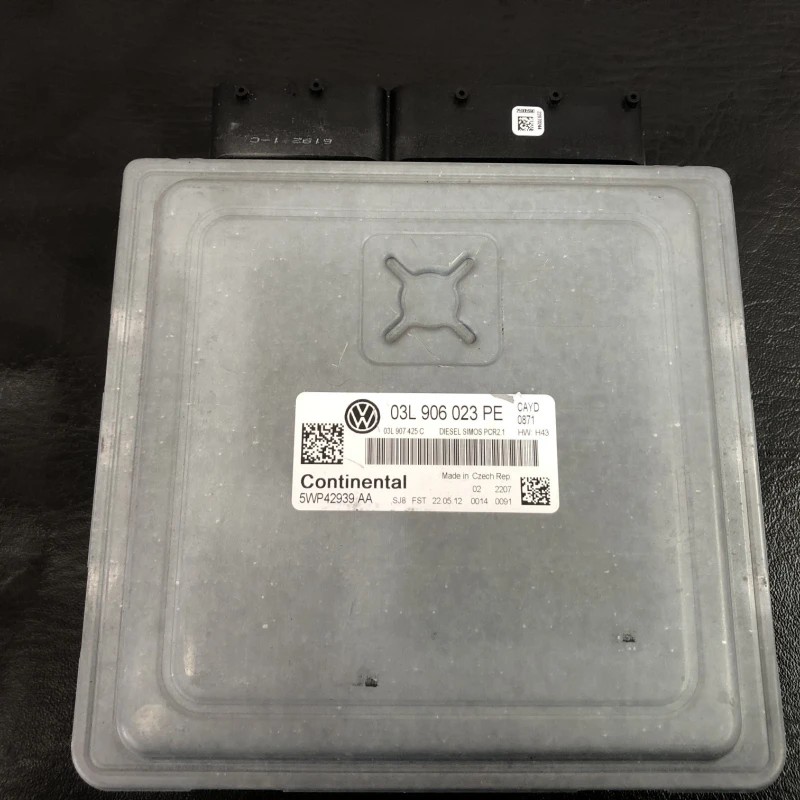 Calculator motor ecu / Volkswagen Caddy 2K 2013 / Audio si electronice
