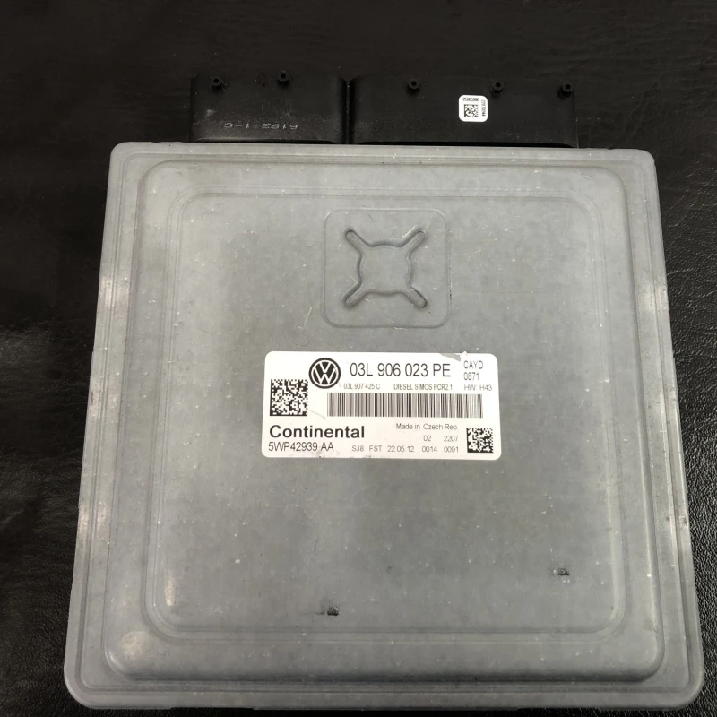 Calculator motor ecu / Volkswagen Caddy 2K 2013 / Audio si electronice