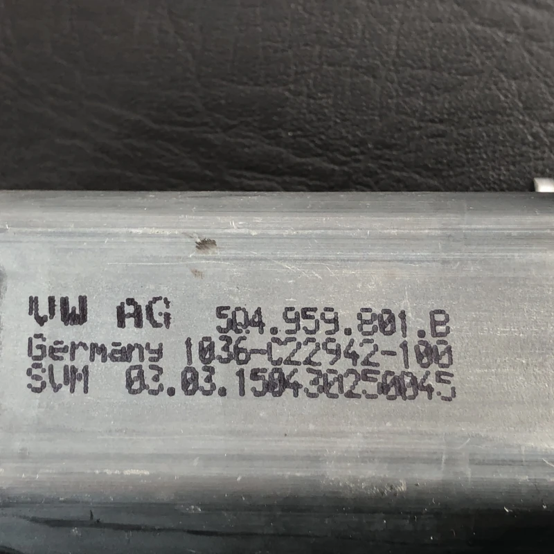 Motoras geam stanga fata / Volkswagen Passat B8 2016 / Audio si electronice