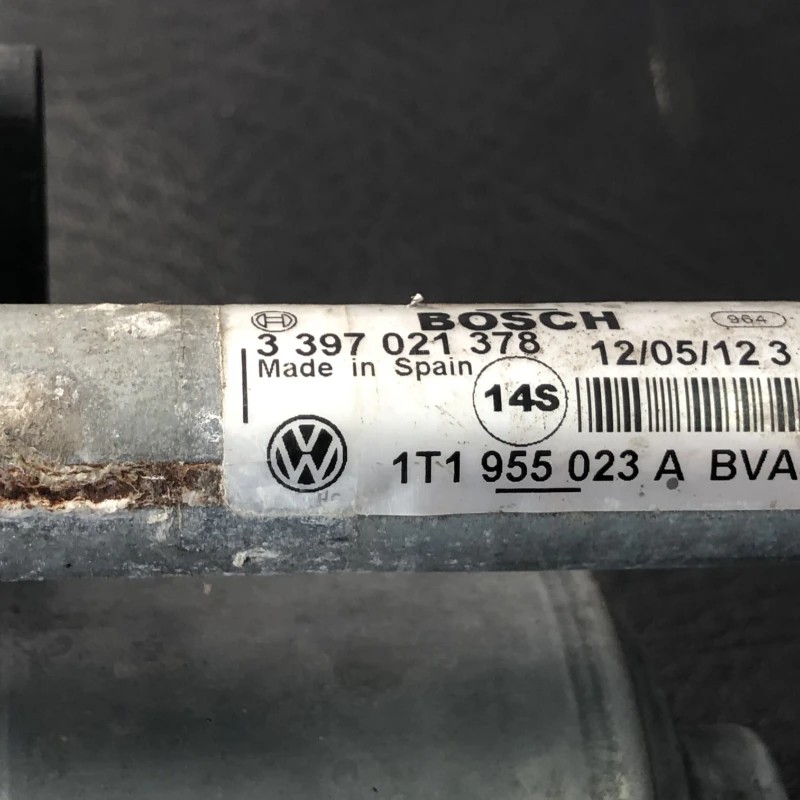 Ansamblu stergatoare cu motoras / Volkswagen Caddy 2K 2013 / Caroserie, oglinzi si faruri