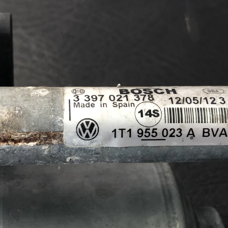 Ansamblu stergatoare cu motoras / Volkswagen Caddy 2K 2013 / Caroserie, oglinzi si faruri