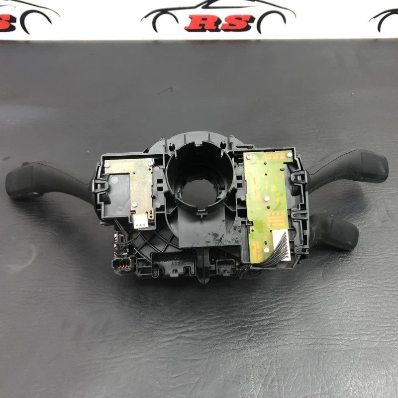 Spira volan cu manete / Audi A4 B8 2009 / Audio si electronice