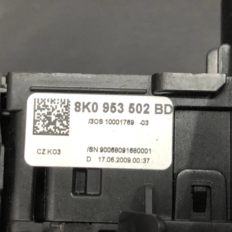 Spira volan cu manete / Audi A4 B8 2009 / Audio si electronice