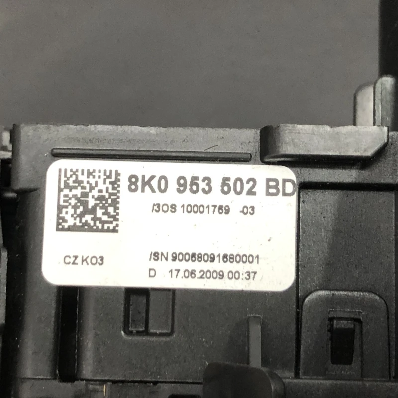 Spira volan cu manete / Audi A4 B8 2009 / Audio si electronice