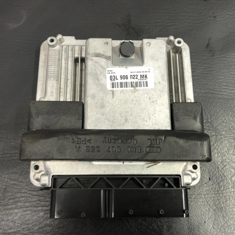 Calculator motor ecu Audi A4 B8 2009
