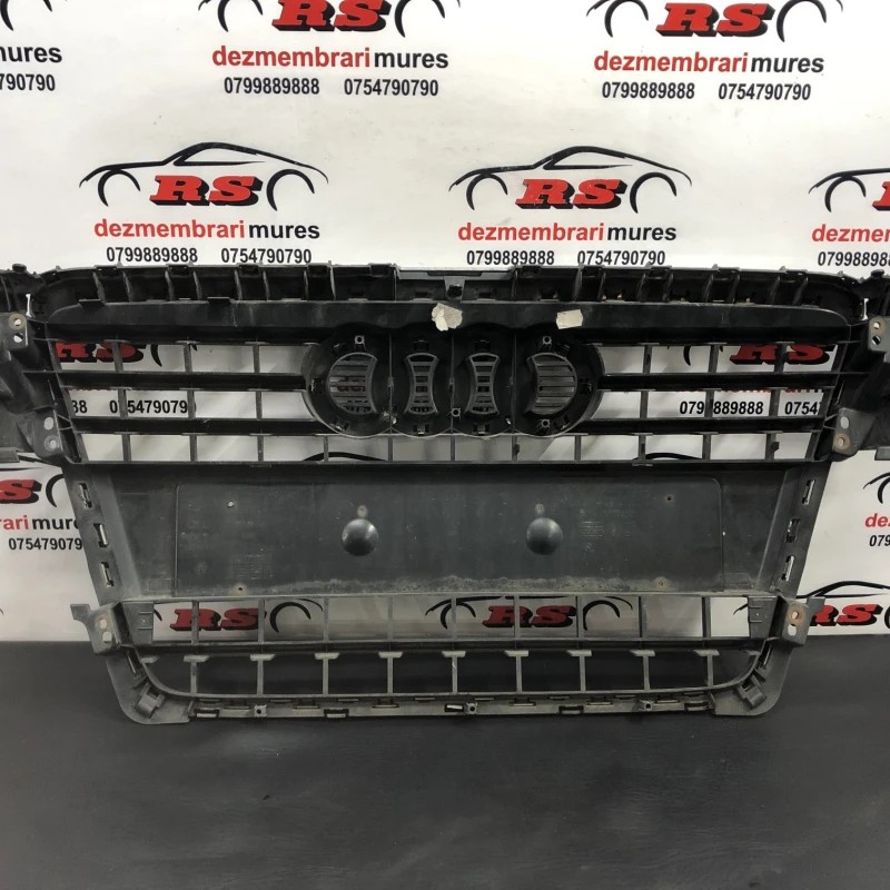 Grila radiator cu emblema / Audi A4 B8 2009 / Caroserie, oglinzi si faruri
