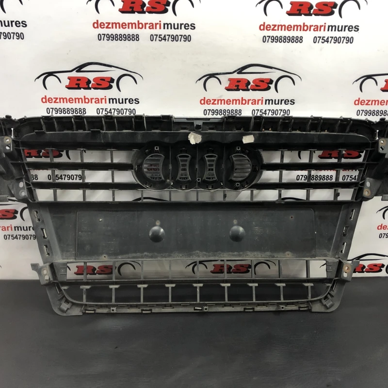 Grila radiator cu emblema / Audi A4 B8 2009 / Caroserie, oglinzi si faruri