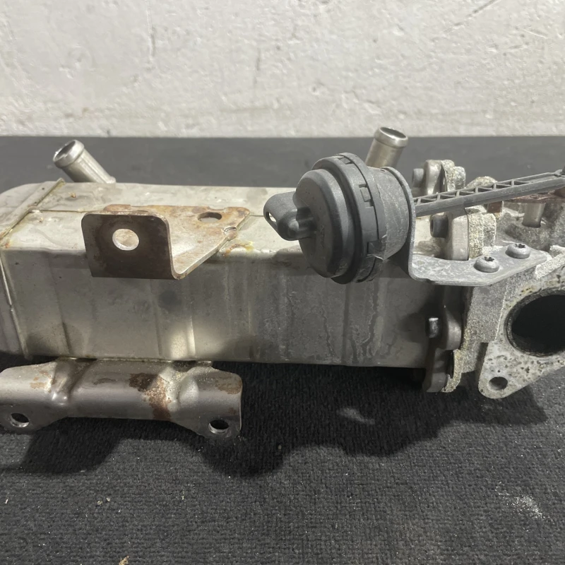 Racitor gaze egr / Hyundai Santa Fe Santa Fe 2011 / Motor, racire si evacuare