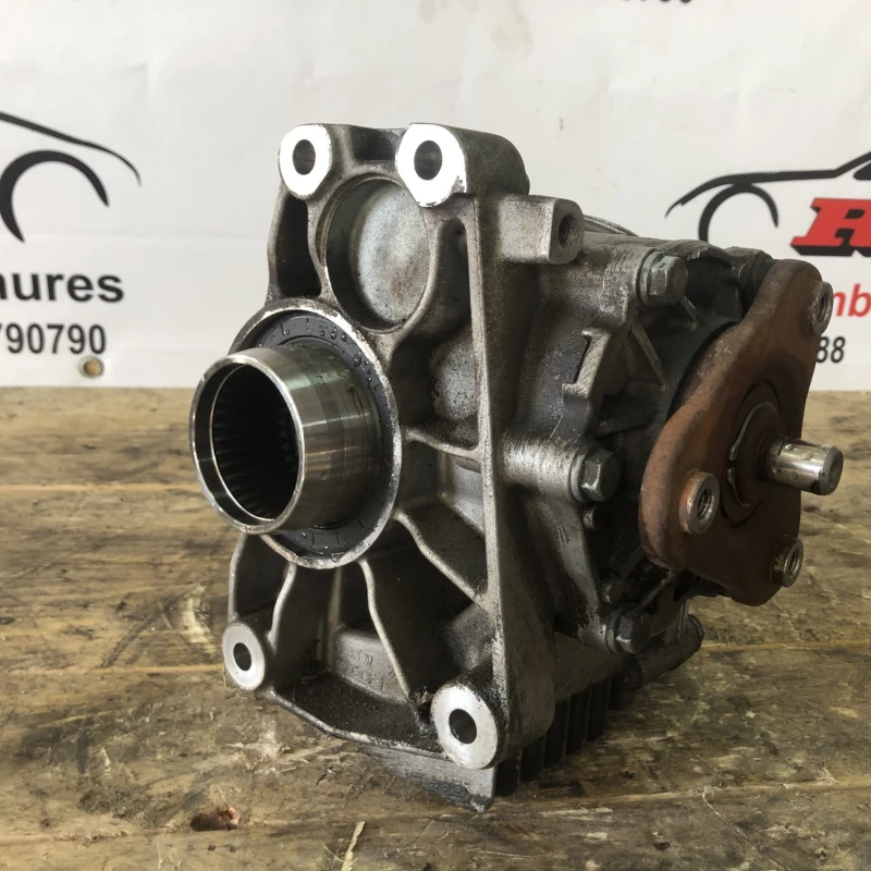 Cutie de transfer diferential fata / Volkswagen Passat B8 2016 / Cutie viteze, ambreiaj, transmisie