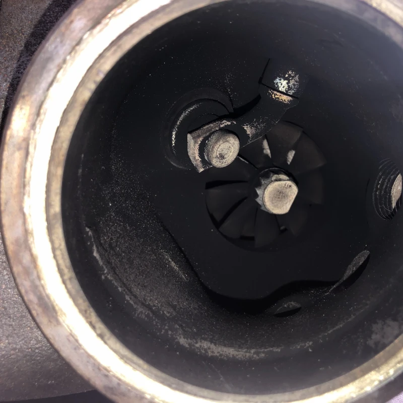 Turbosuflanta turbo turbina / Volkswagen Passat B8 2016 / Motor, racire si evacuare