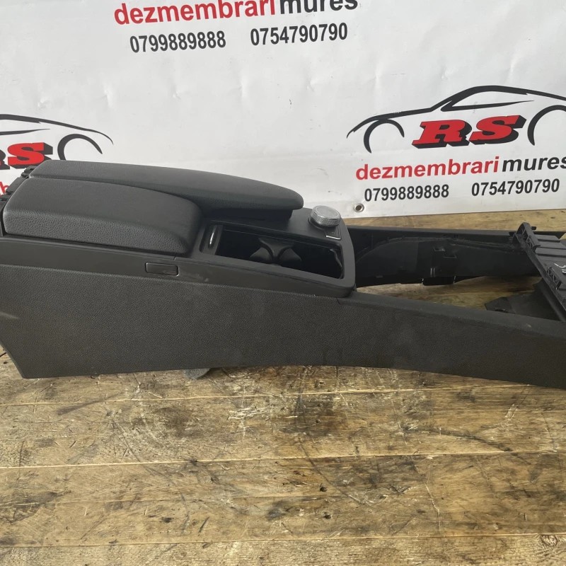 Cotiera centrala Mercedes-Benz C Class W204 2011