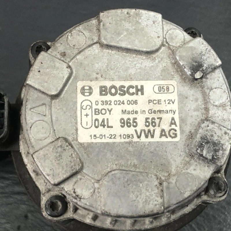Pompa auxiliara recirculare apa / Volkswagen Passat B8 2016 / Motor, racire si evacuare