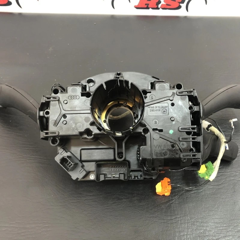 Spira volan cu manete / Audi A4 B8 2011 / Audio si electronice