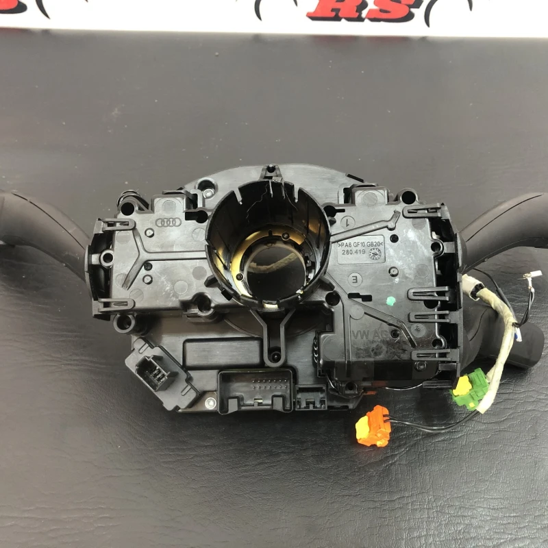 Spira volan cu manete / Audi A4 B8 2011 / Audio si electronice
