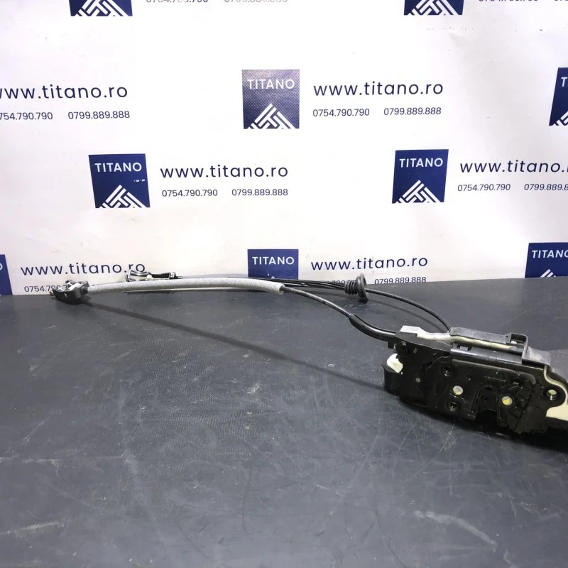 Iala broasca usa stanga fata / Volkswagen Sharan 7N 2013 / Caroserie, oglinzi si faruri