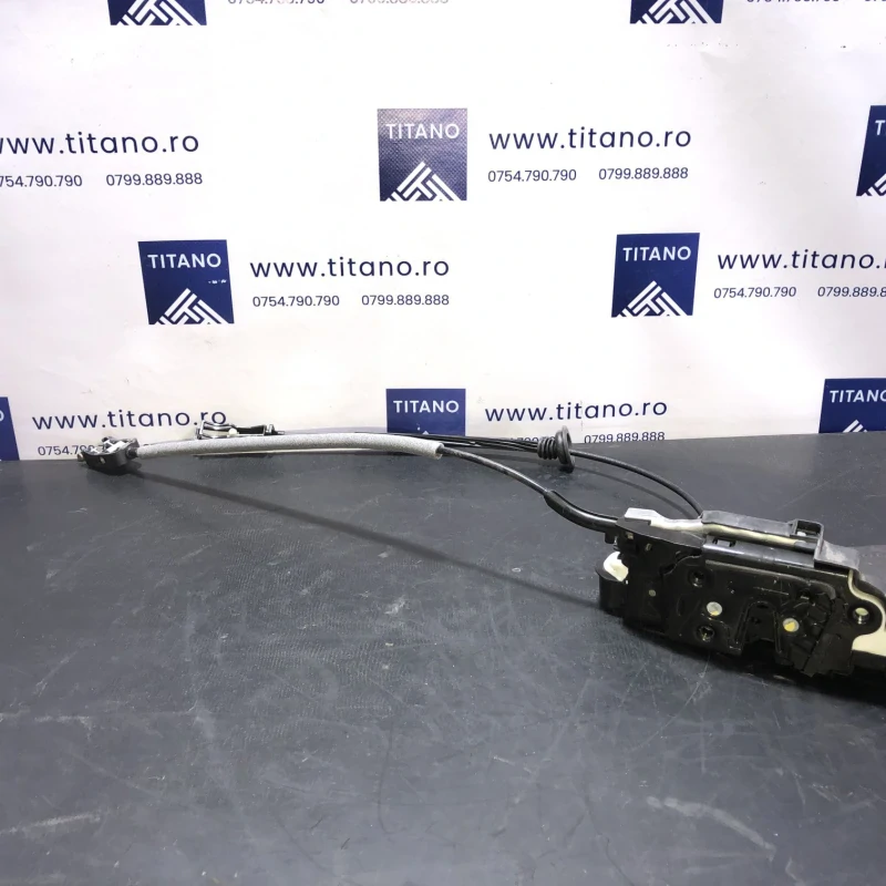 Iala broasca usa stanga fata / Volkswagen Sharan 7N 2013 / Caroserie, oglinzi si faruri