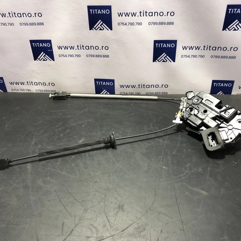 Iala broasca usa stanga fata / Volkswagen Sharan 7N 2013 / Caroserie, oglinzi si faruri