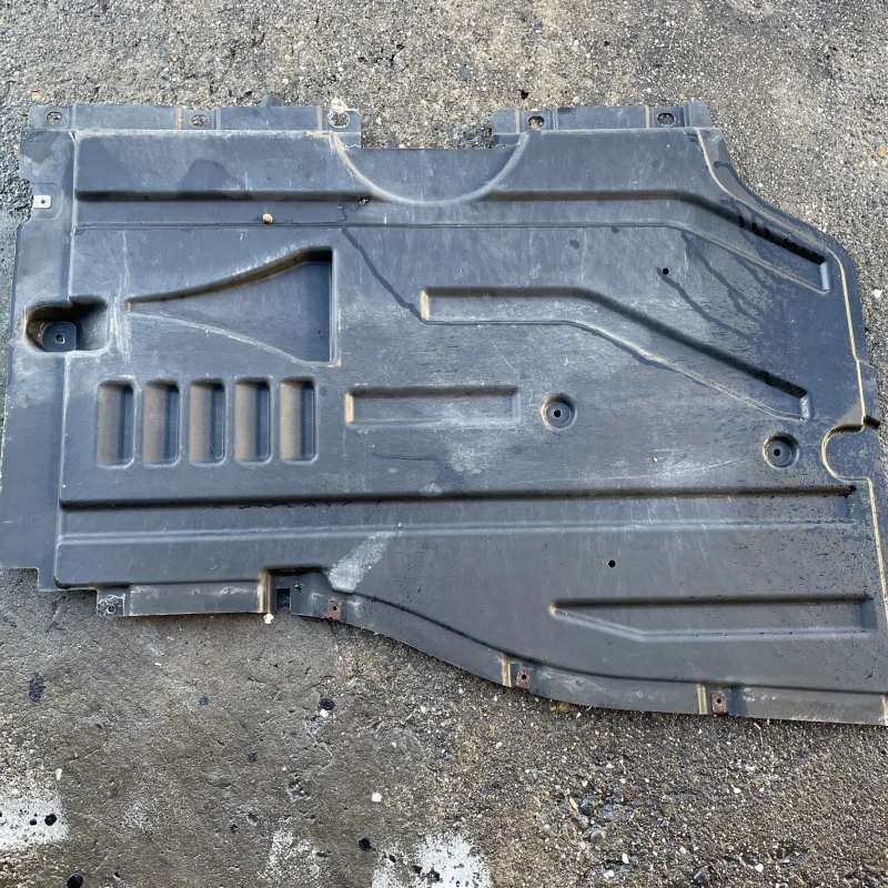 Scut motor stanga / BMW X3 F25 2011 / Caroserie, oglinzi si faruri