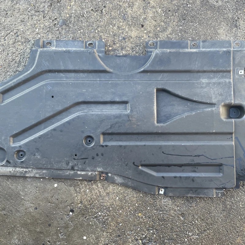 Scut motor dreapta / BMW X3 F25 2011 / Caroserie, oglinzi si faruri
