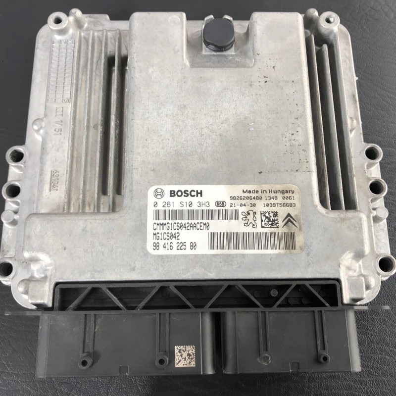 Calculator motor ecu / Peugeot 3008 3008 2010 / Audio si electronice