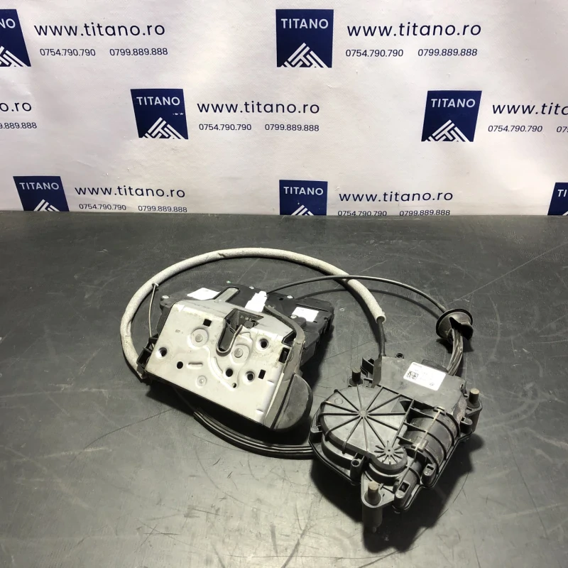 Iala broasca usa dreapta spate softclose / Seat Alhambra 7N 2012 / Caroserie, oglinzi si faruri